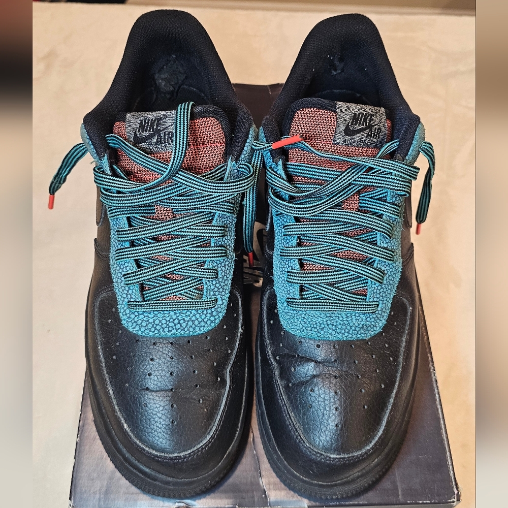 Nike Air Force LV8 Black Sneakers 10